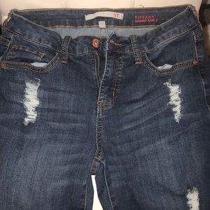 !iT Skinny Ankle Jeans